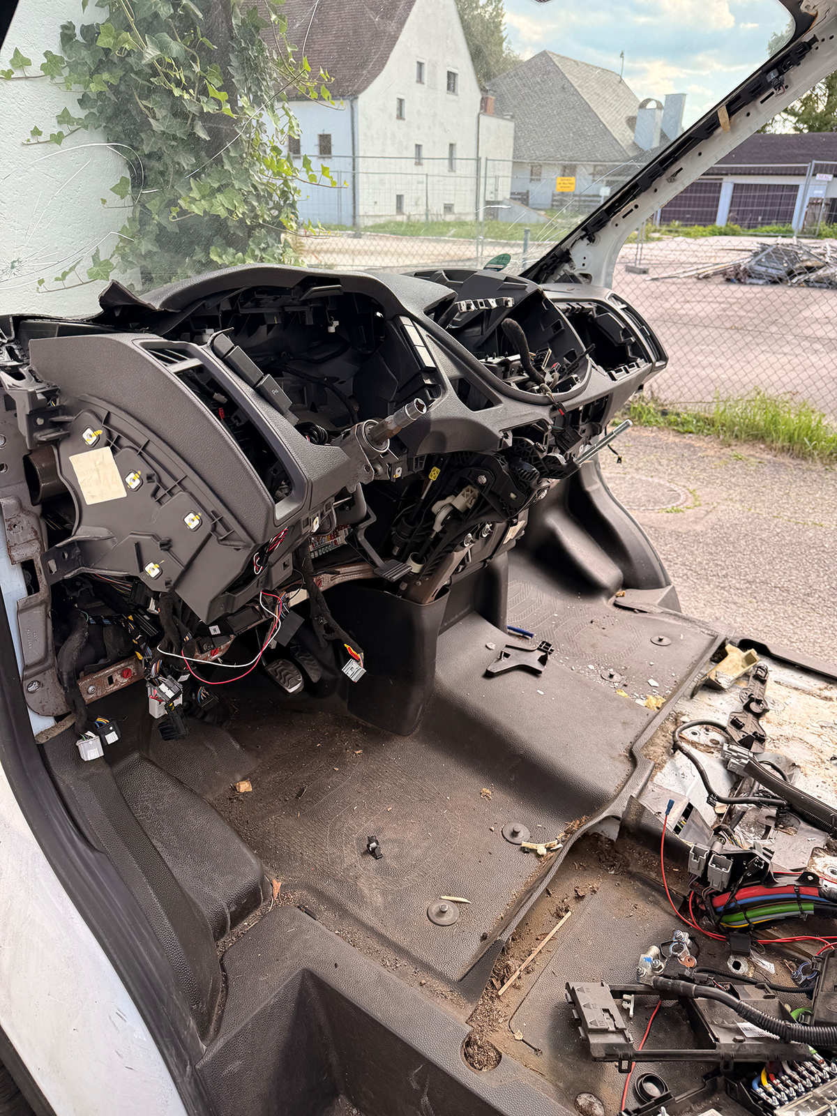 Transporter Brandschaden Detailansicht 52