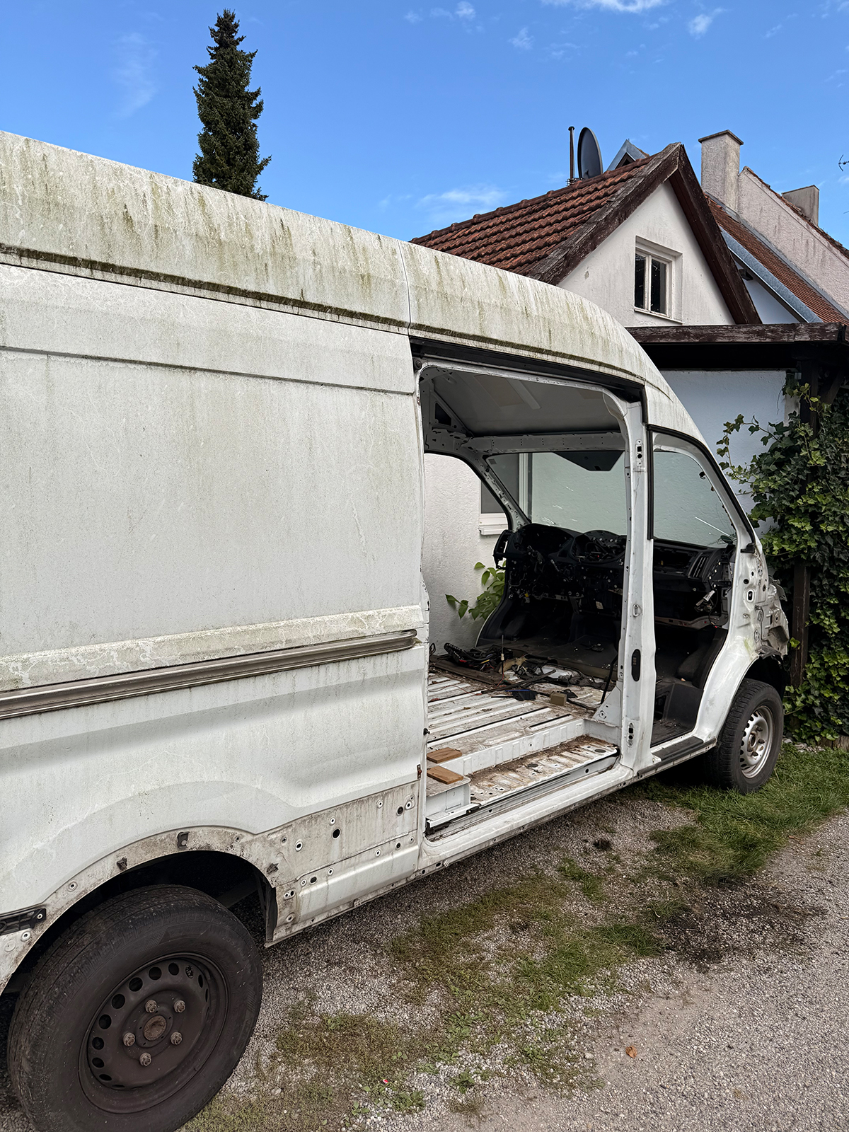Transporter Brandschaden Detailansicht 56