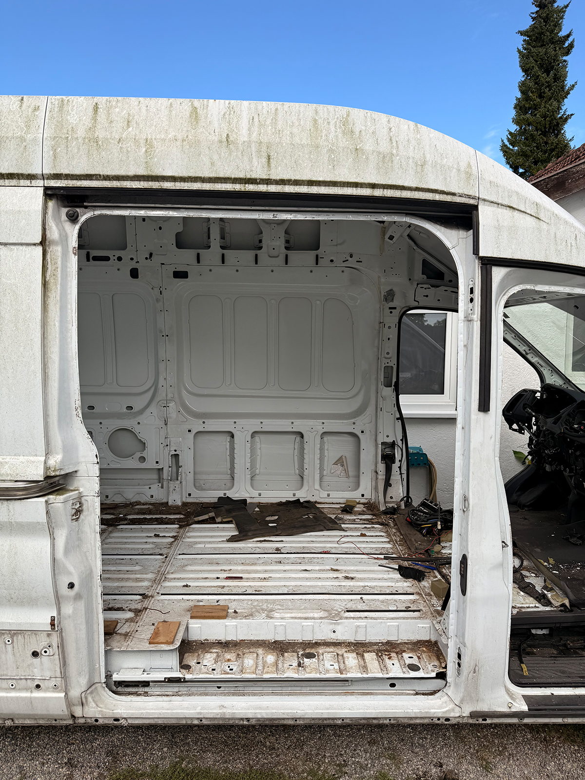 Transporter Brandschaden Detailansicht 57