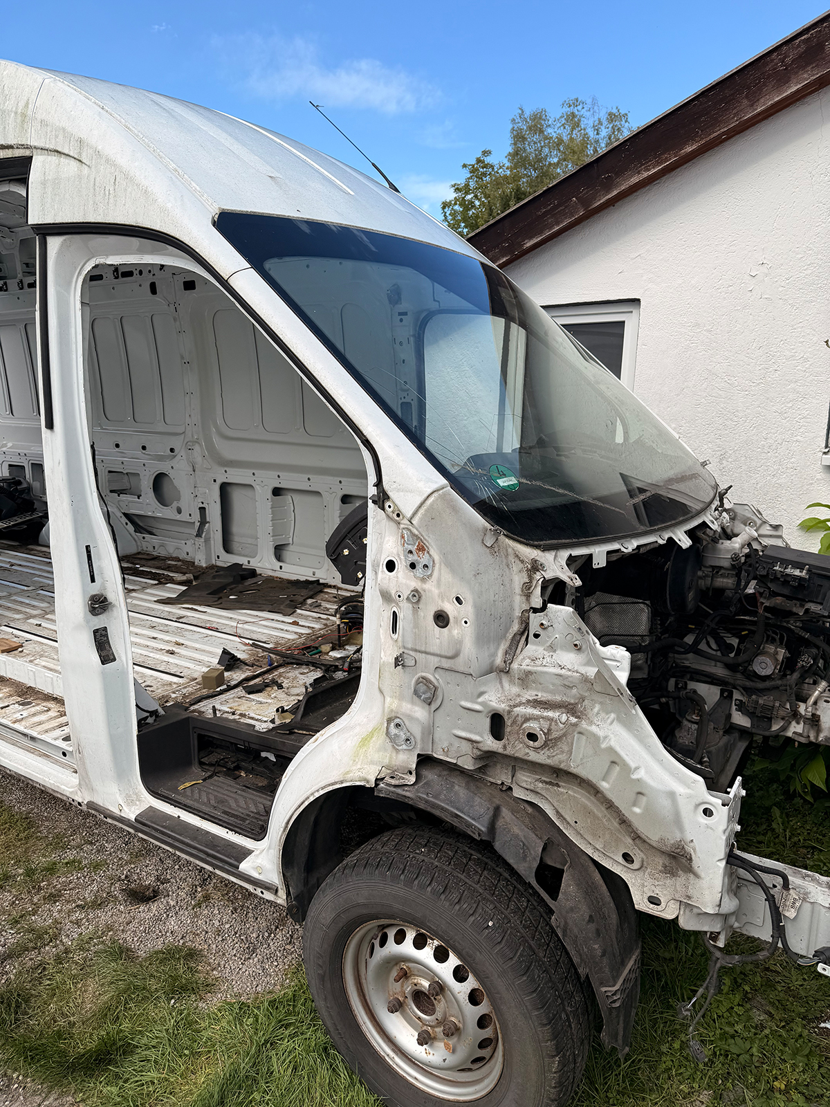 Transporter Brandschaden Detailansicht 58