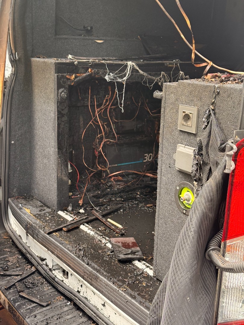 Transporter Brandschaden Detailansicht 18