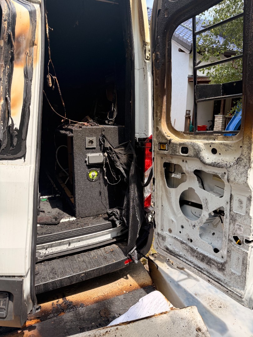 Transporter Brandschaden Detailansicht 25