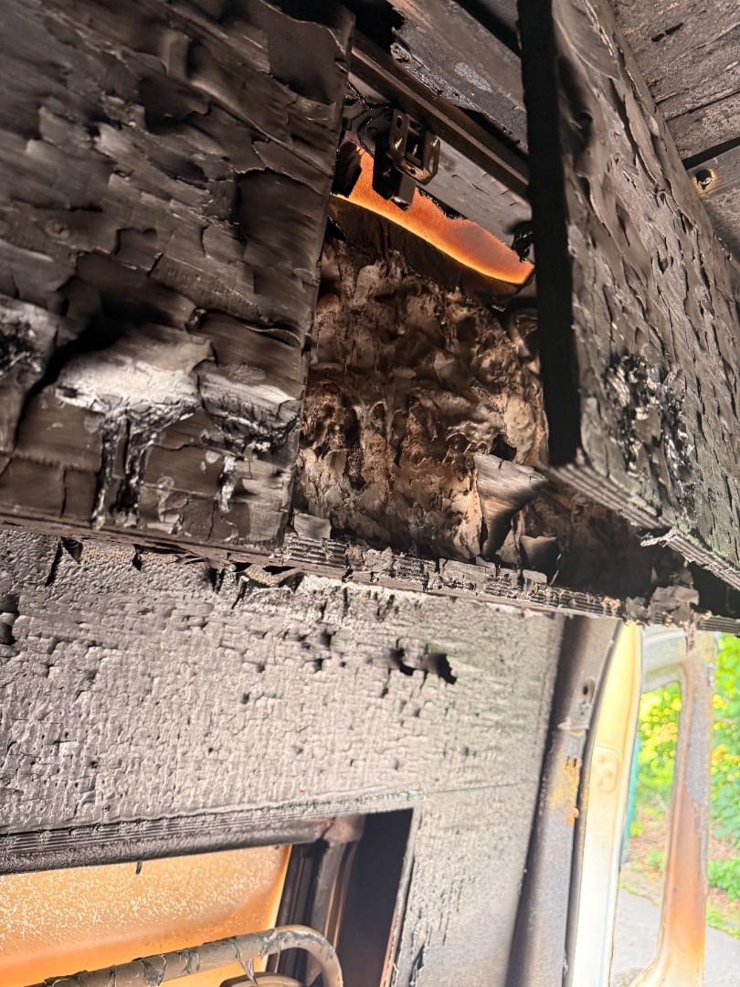 Transporter Brandschaden Detailansicht 32