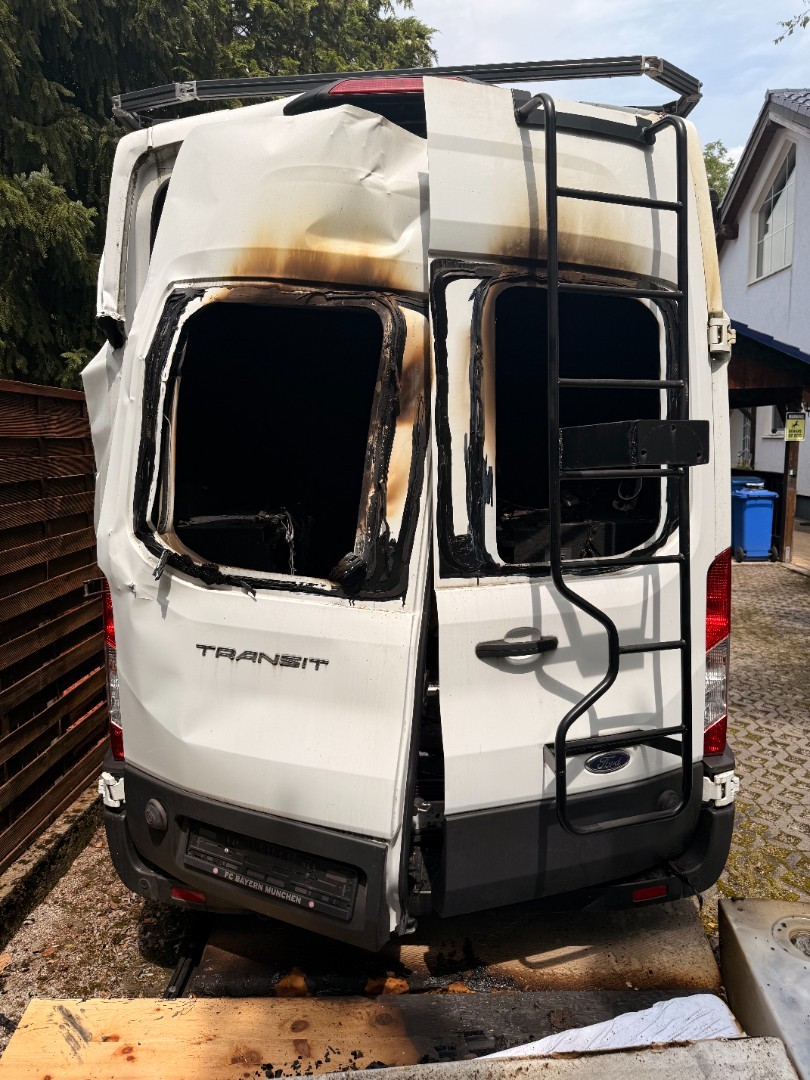 Transporter Brandschaden Detailansicht 33