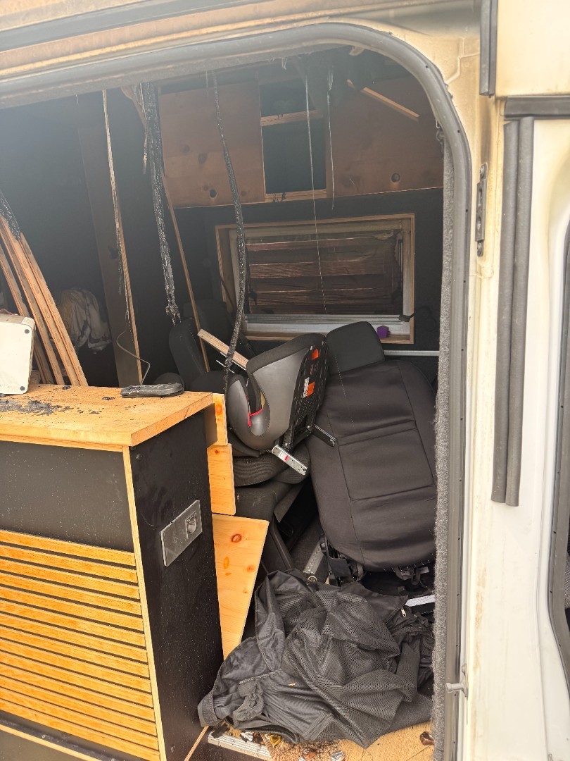 Transporter Brandschaden Detailansicht 37