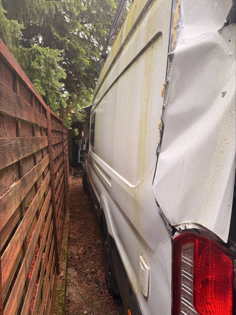 Transporter Brandschaden Detailansicht 40
