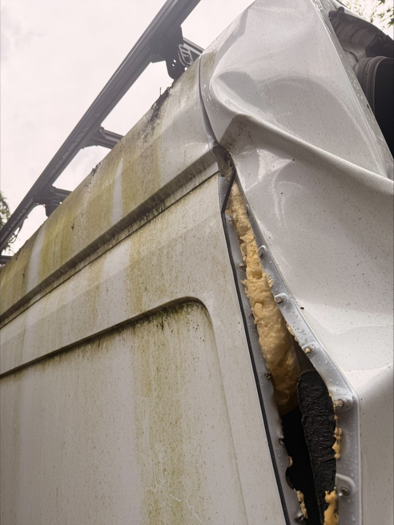 Transporter Brandschaden Detailansicht 43